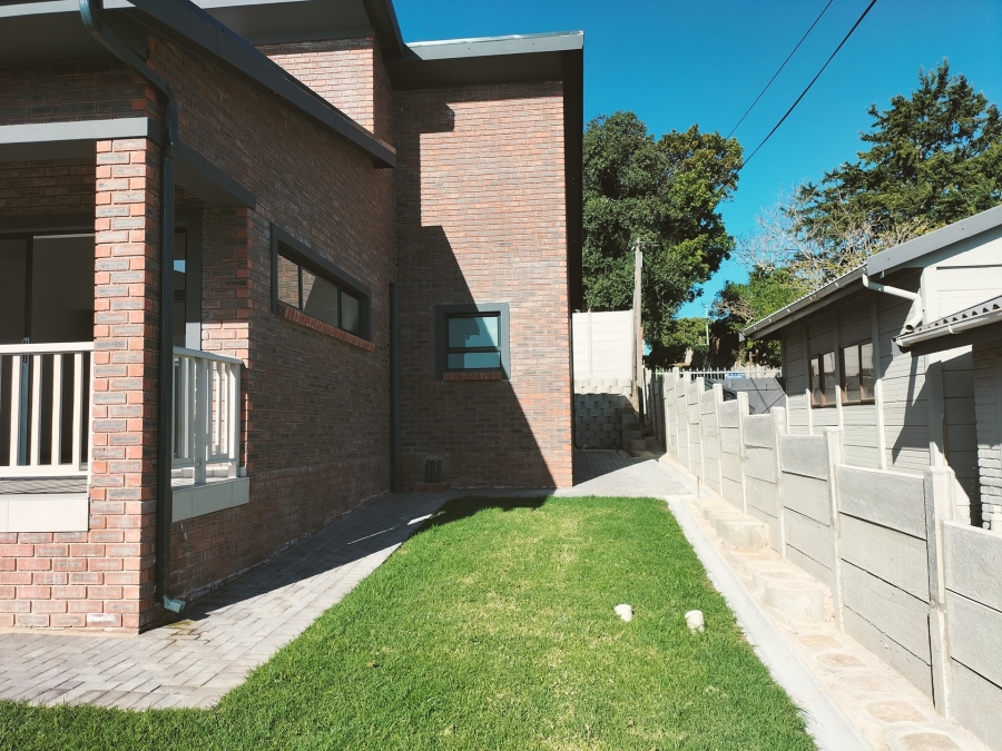 3 Bedroom Property for Sale in Fraaiuitsig Western Cape